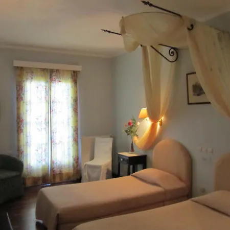 Отель Levant 3*