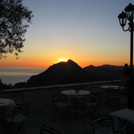 Levant Отель Пелекас