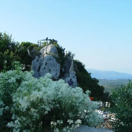 Levant Пелекас